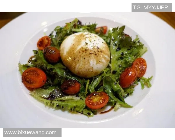 足球明星聚餐盛况揭秘各路球星共享美食瞬间尽显风采